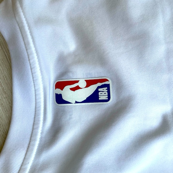 Dallas Mavericks NBA Official Tee Shirt White and Gold Medium - Picture 6 of 7